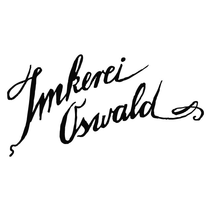 Kontakt: Das Logo der Imkerei Oswald in schwarz weiß. Englische Schreibschrift handgezeichnet mit der Gänsefeder von Bernhard Kühlewein im Jahr 2000 im Auftrag von Hans Georg Oswald.
