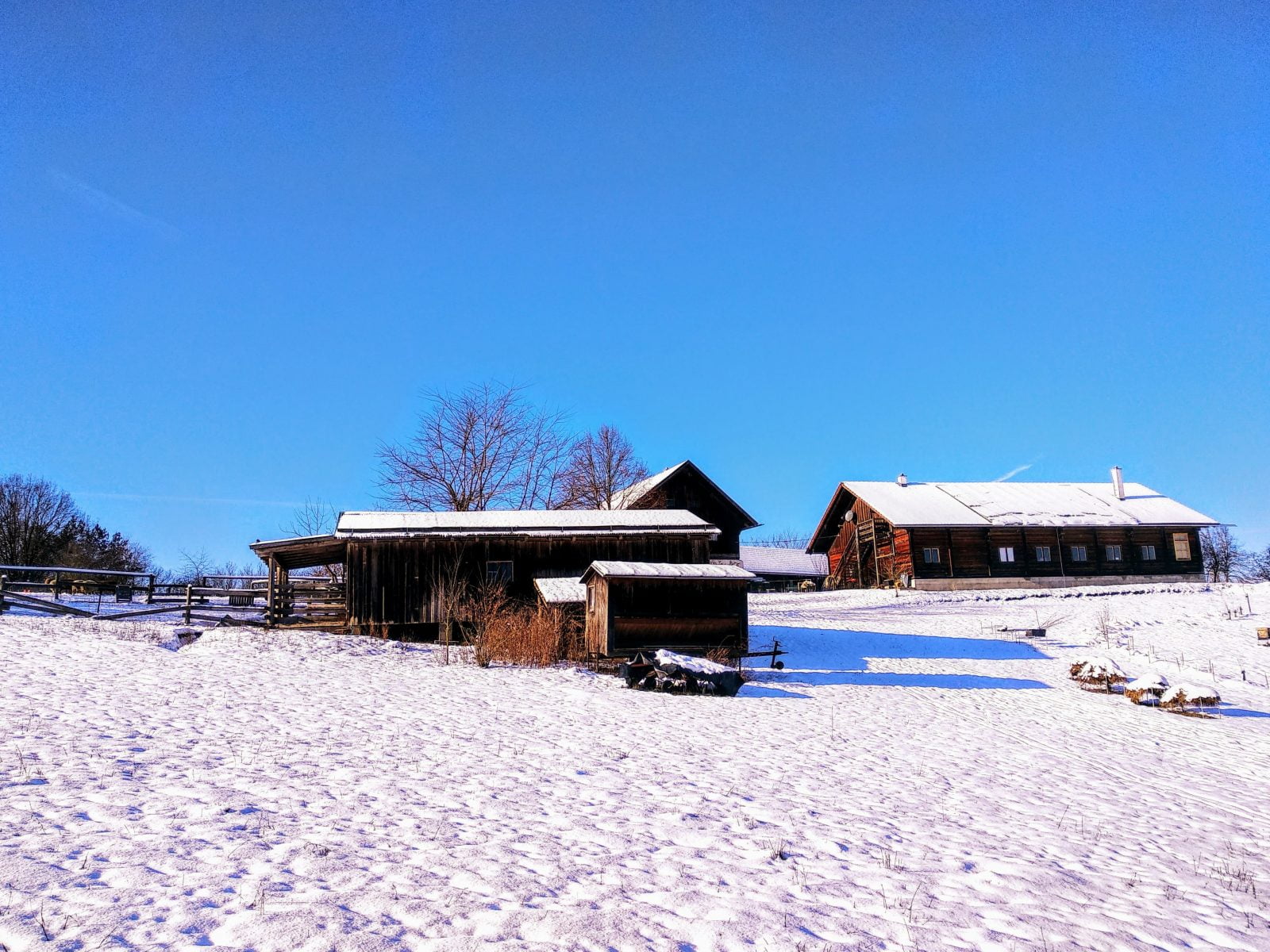 Bauernhof im Schnee